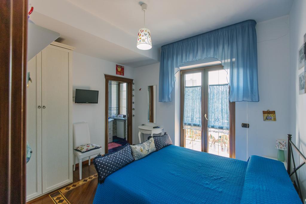 B&B Villa Francesca Soverato Marina Eksteriør billede