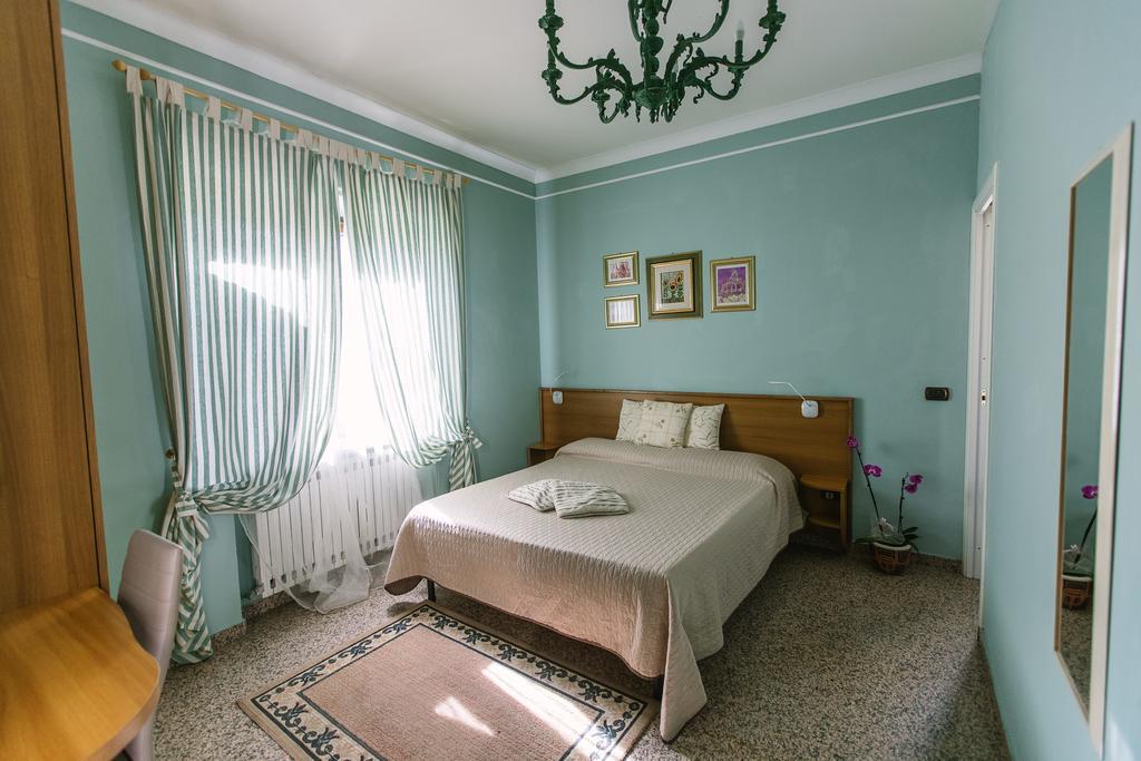 B&B Villa Francesca Soverato Marina Eksteriør billede